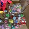 Image 7 : 2 NEW POPPY PLAYTIME KISSY MISSY PLUSH, NEW ROBLOX PLUSH, SQUISHY FIGURES AND 30PC OF SILICON CHICKE