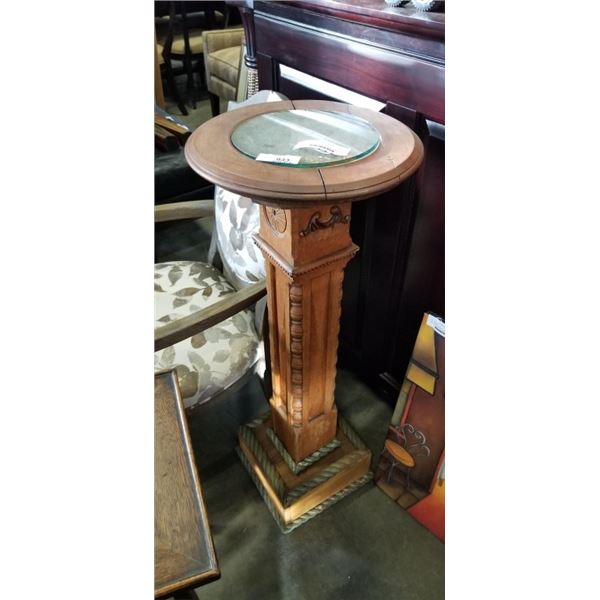 NICE TRAMP ART OAK PLANTSTANT, 42 INCH TALL