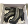 Image 1 : NEW WOMEN'S BLACK LEATHER BOOTS, SIZE 9.5
