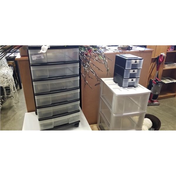 3 PLASTIC ORGANIZERS
