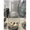 Image 3 : 3 GLASS DECOR ITEMS