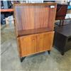 Image 2 : MCM GLASS DOOR DISPLAY CABINET