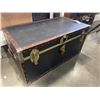 Image 1 : VINTAGE STEAMER TRUNK