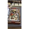 Image 3 : BOX OF ESTATE COLLECTIBLES