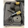 Image 2 : 2 BM-800 CONDENSER MICROPHONES WITH WINDSCREEN STAND IN CASE