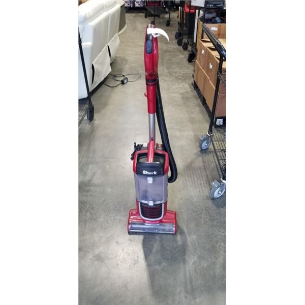 SHARK NAVIGATOR UPRIGHT VACUUM