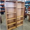 Image 1 : 2 OAK 6FT BOOKSHELVES
