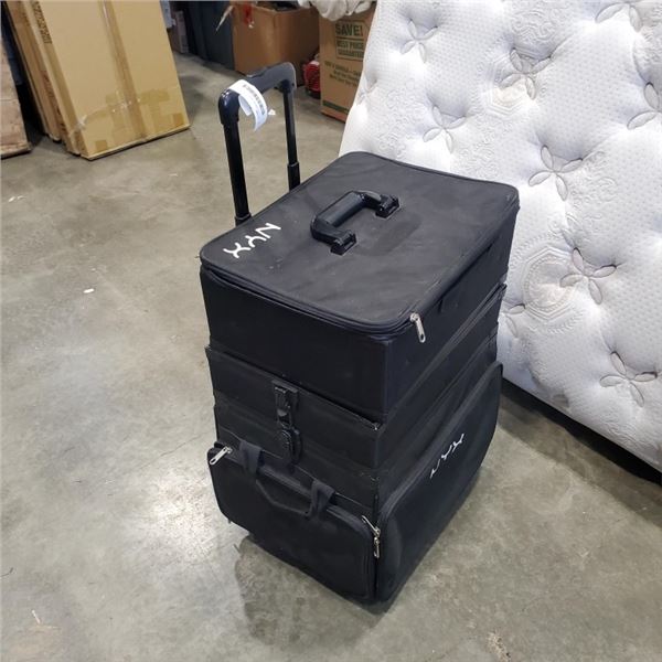NYX ROLLING TRAVEL BEAUTY CASE