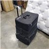 Image 1 : NYX ROLLING TRAVEL BEAUTY CASE