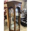 Image 2 : GLASS DISPLAY CASE WITH BUILT IN LIGHTS