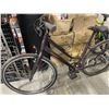 Image 2 : 2019 SPECIALIZED ALIBI SPORT STEP THRU BIKE, VERY GOOD CONDITION, STOCK