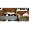 Image 3 : 4 BOXES OF COLLECTIBLE GLASS AND CHINA