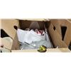 Image 3 : 2 BOXES OF CANDLES AND COLLECTIBLES