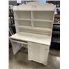 Image 1 : WHITE DESK WITH HUTCH