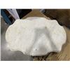 Image 3 : 2X3FT ANTIQUE MARBLE TOP AND 15 INCH ROUND MARBLE TOP