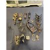 Image 2 : LOT OF ANTIQUE DECORATIVE METAL WARES