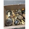 Image 2 : 20PCS ANTIQUE PORCELAIN, BED, TROLLEY, DRESSER WHEELS