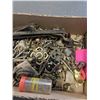 Image 2 : LOT OF ANTIQUE SCREWS AND HANDLE PARTS