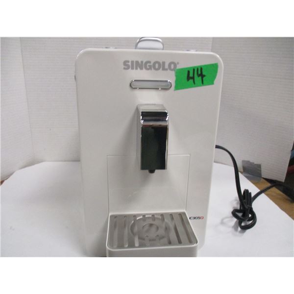 NEW:  SINGLO ESPRESSO MAKER (USES CAPSULES)