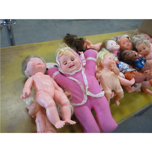 ESTATE/COLLECTABLE:  BOX C/W ASSORTED DOLLS