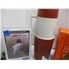 Image 5 : FLAT C/W PLASTIC CUTLERY, THERMOS, ETC