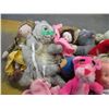Image 1 : ESTATE/COLLECTABLE:  TOTE C/W ASSORTED DOLLS
