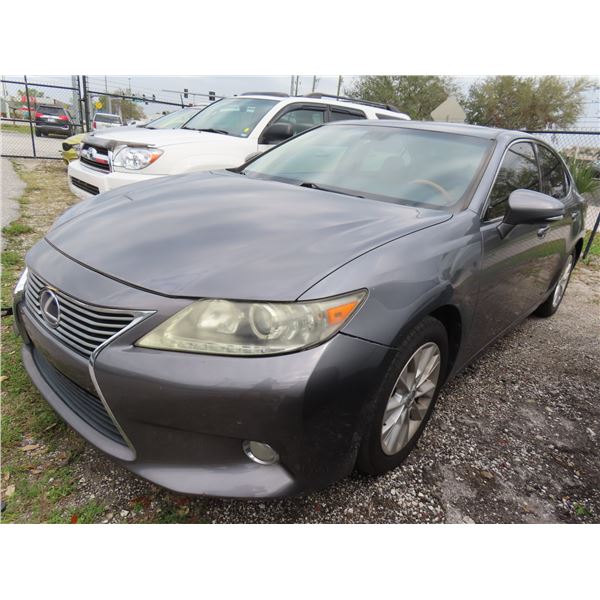 2013 Lexus ES 300H Hybrid Sedan