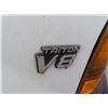 Image 9 : 2000 Ford F350 SD STD Cab, Alum '8 Hinged Stake Bed P/U