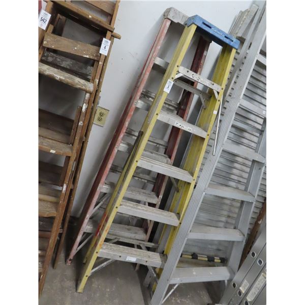2-FG 6' Stepladder - 2 X $
