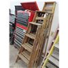 Image 1 : Wooden 4'/5'/6' Stepladders - 4