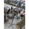 Image 1 : Craftsman Pedestal Grinder