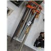 Image 1 : 11-Wood Clamps - 11 X $