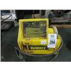 Image 1 : Dewalt Bench Top Grinder/Sharpener