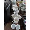 Image 1 : Dishes, Mugs