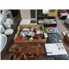 Image 1 : Machete, Cassettes, Electrodes, Collectibles