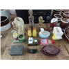 Image 1 : Shakers, Bookends, Figurines, Tap Handle, Bank