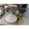 Image 1 : Decorator Vases, Lidded Bowl, Décor