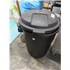Image 1 : Lidded Waste Can