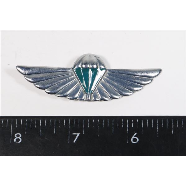 #194 20TH CENTURY PARATROOPER WING INSIGNIA