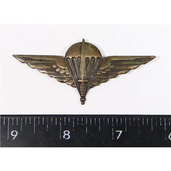 #196 20TH CENTURY PARATROOPER WING INSIGNIA WORN