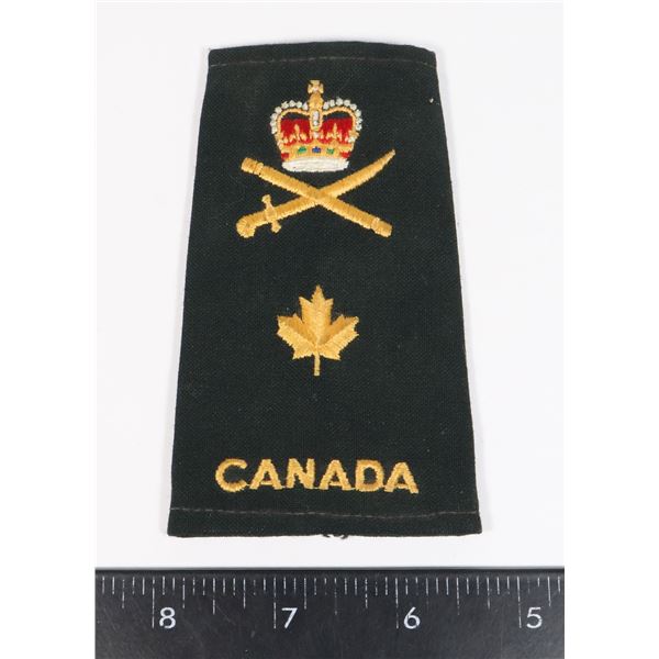 #237 CANADIAN SHOULDER BOARD COMMODORE RANK