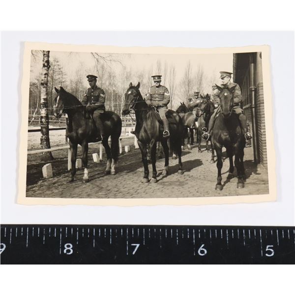 #327 WW1 CANADIAN PHOTOGRAPH SOLDIERS ON HORSE
