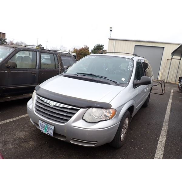 2005 Chrysler Town and Country