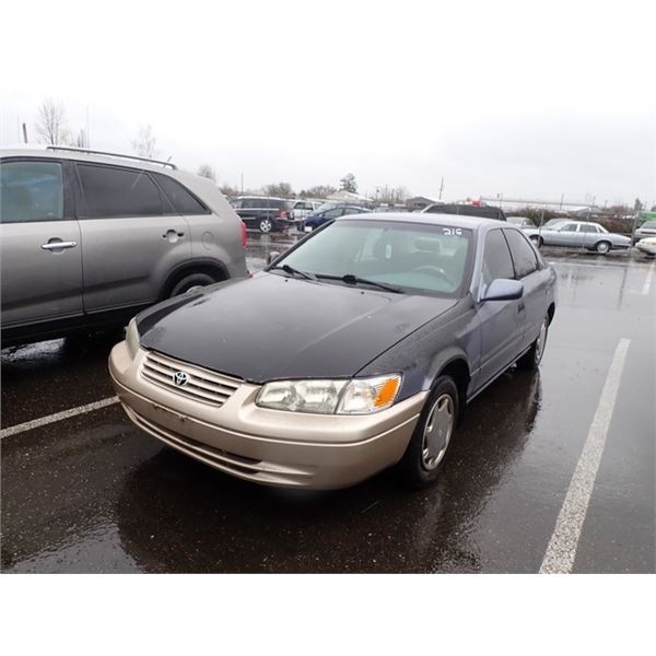2000 Toyota Camry