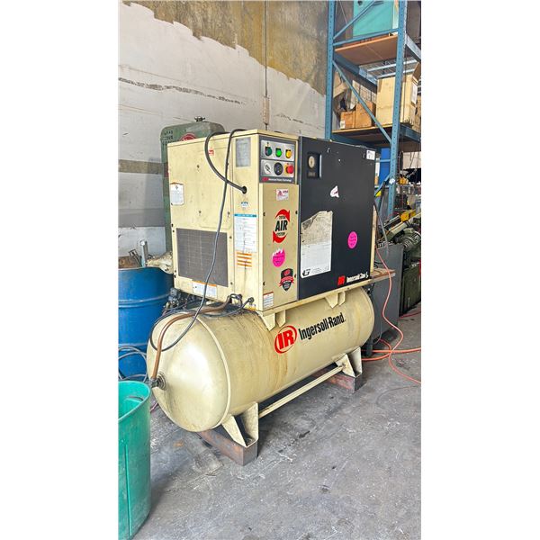 INGERSOLL RAND UP6-15CTAS-150 W 15HP AIR COMPRESSOR WITH A DRS 60-1 AIR DRYER *COMPRESSOR HAS