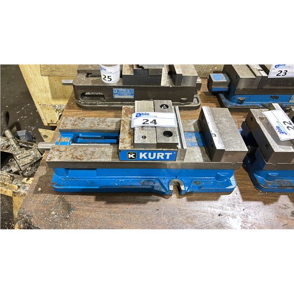 KURT MANUFACTURING CO. INDUSTRIAL MACHINE VISE WITH ASSORTED CLAMP PLATES