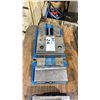 Image 2 : KURT MANUFACTURING CO. INDUSTRIAL MACHINE VISE WITH ASSORTED CLAMP PLATES