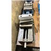 Image 2 : KURT MANUFACTURING CO. INDUSTRIAL MACHINE VISE WITH ASSORTED CLAMP PLATES