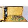 Image 3 : 2 WOODEN TRANSPORT CRATES WITH COMMERCIAL INDUSTRIAL PIN GAUGE SETS
