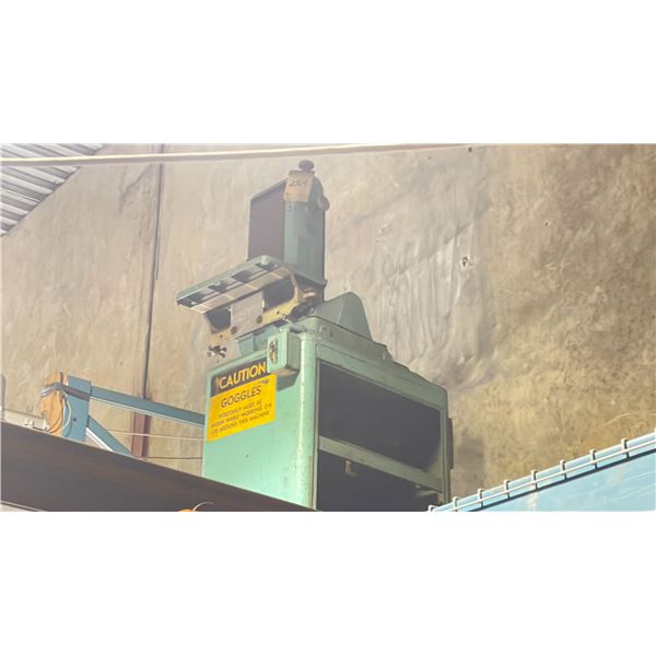 GREEN HEAVY DUTY INDUSTRIAL ELECTRIC VERTICAL BELT SANDER / BUFFER *NEEDS REPAIRS*